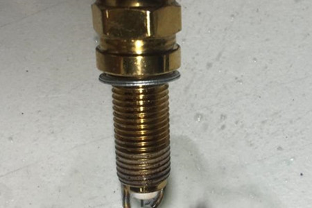 汽車火花塞殼體