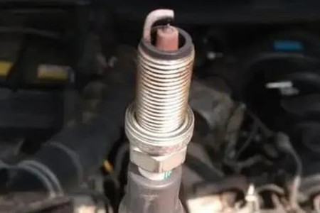 火花塞殼體檢查的規(guī)范和步驟