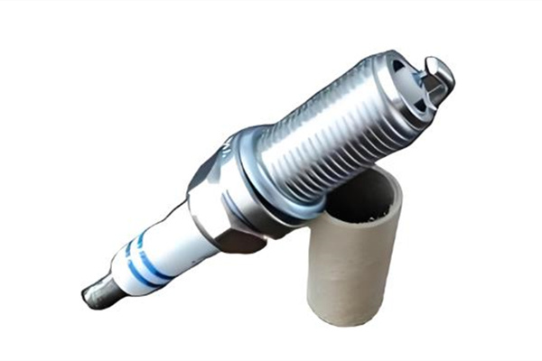 做好割草機(jī)火花塞殼體保養(yǎng)工作，延長(zhǎng)使用壽命！ 圖2