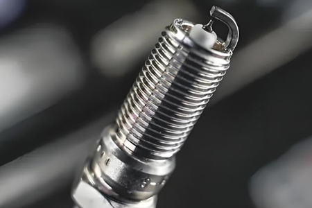 火花塞殼體材料哪種好?康春有話說!